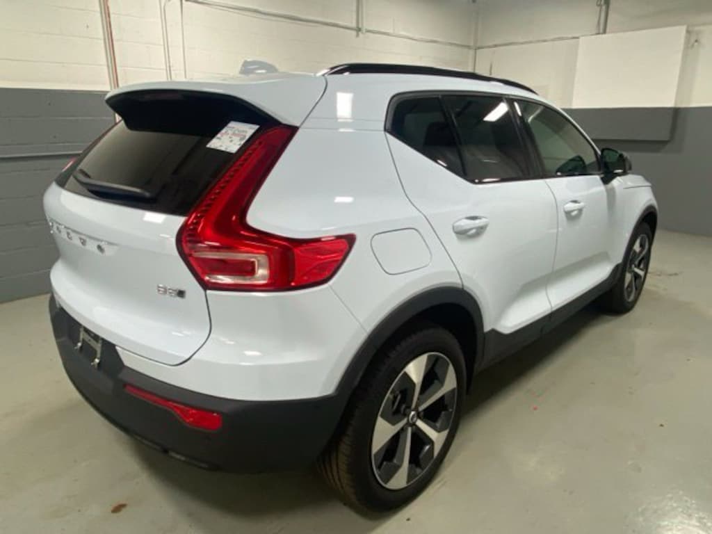 Certified 2026 Volvo XC40 B5 Plus SUV