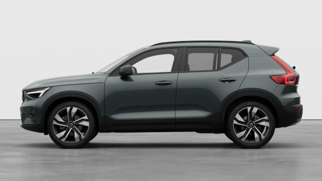 New 2026 Volvo XC40 B5 Plus SUV