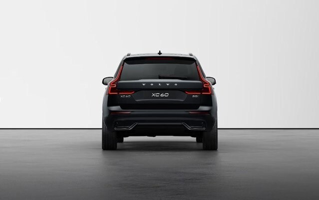 2025 Volvo XC60 B5 Plus photo 2