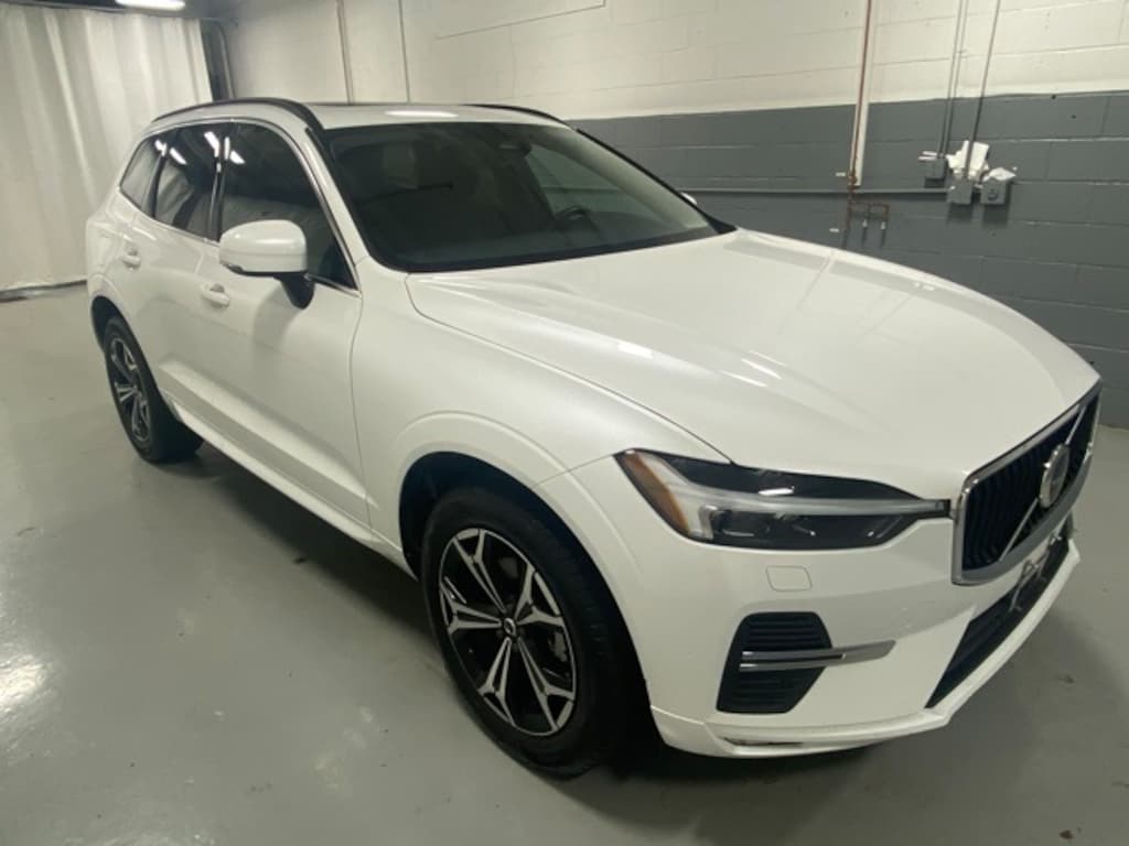 Used 2022 Volvo XC60 B5 Momentum SUV