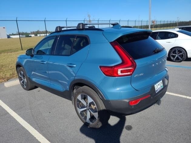 2025 Volvo XC40 Plus photo 3