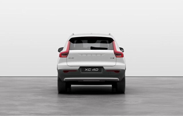 2025 Volvo XC40 Plus photo 3