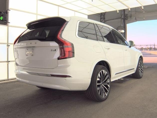2025 Volvo XC90 Plus photo 4