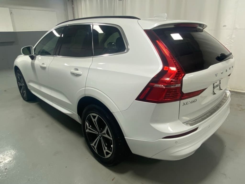 Used 2022 Volvo XC60 B5 Momentum SUV