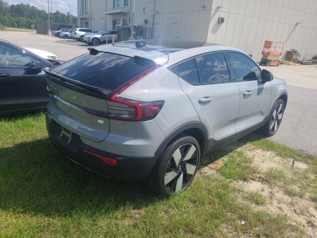 2024 Volvo C40 Recharge Ultimate photo 3