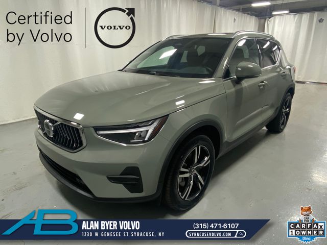 2025 Volvo XC40 B5 Core Bright AWD's photo
