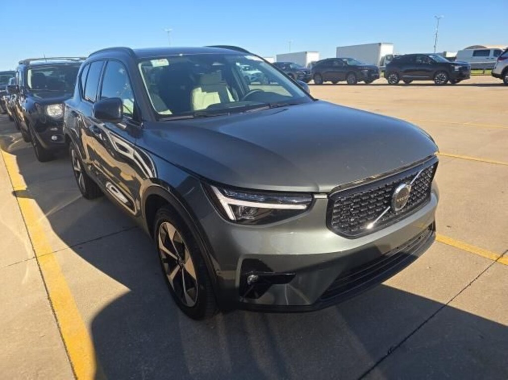 Used 2026 Volvo XC40 B5 Plus SUV
