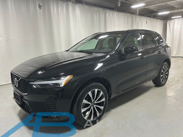 2023 Volvo XC60 B5 Plus Dark Theme AWD's photo