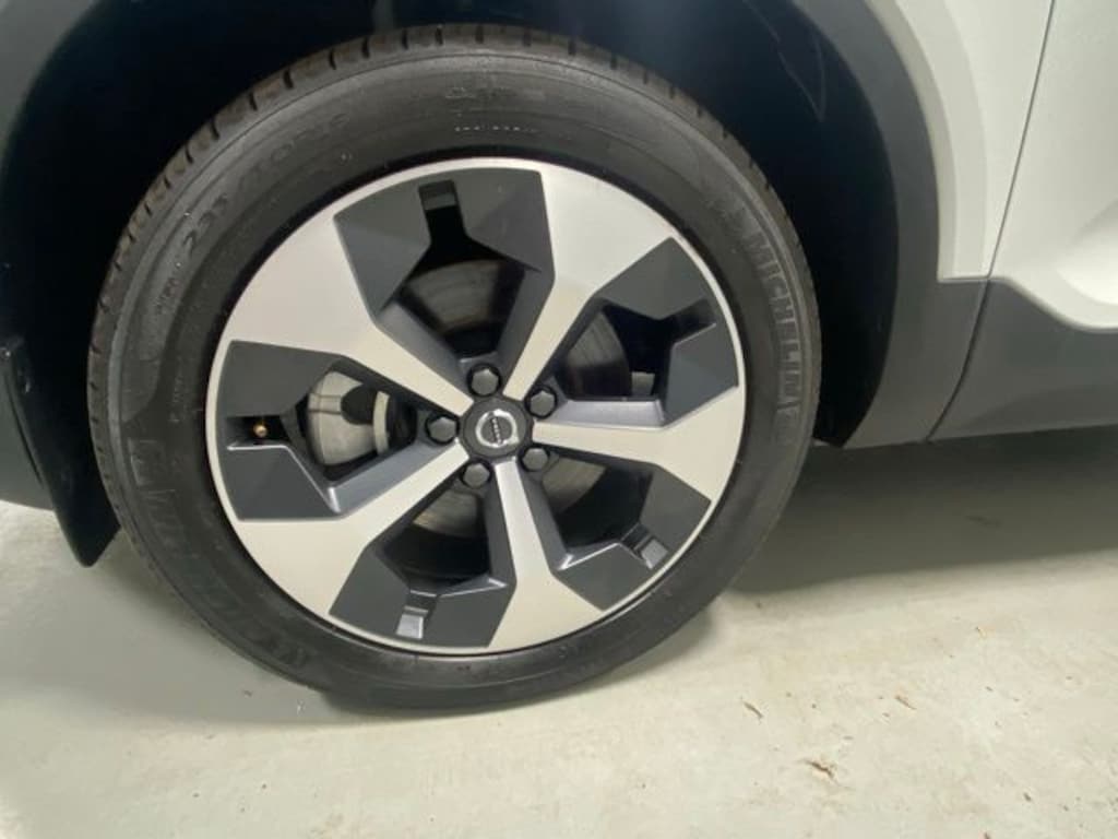 Used 2025 Volvo XC40 B5 Plus Bright Theme SUV