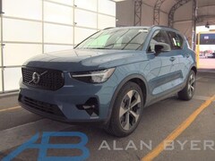 used 2025 Volvo XC40 B5 Plus Dark Theme SUV for sale in syracuse