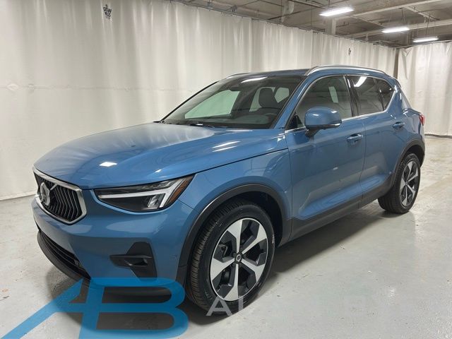 2025 Volvo XC40 B5 Plus Bright AWD's photo