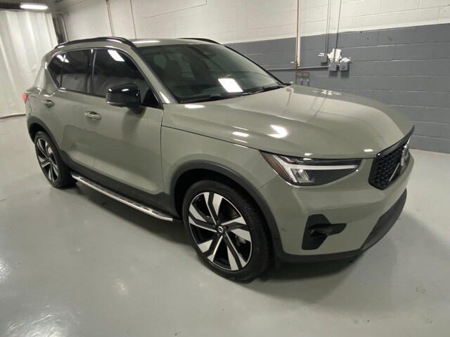 2023 Volvo XC40 Plus photo 4