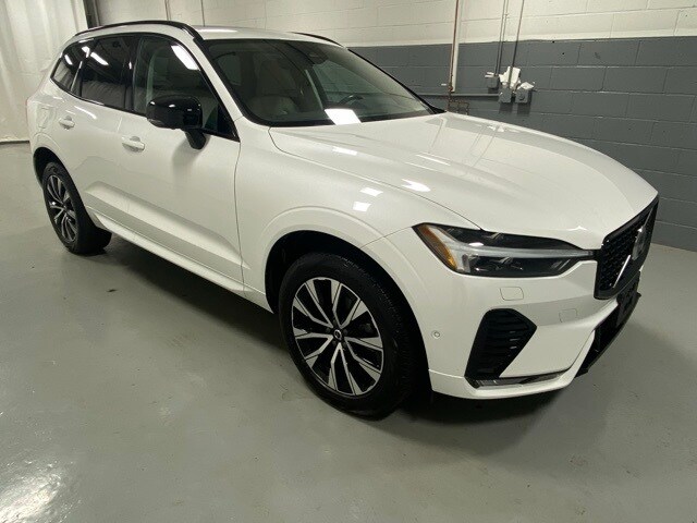 2024 Volvo XC60 B5 Plus photo 4