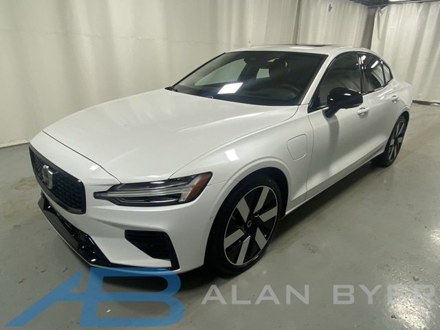 2025 Volvo S60 Ultra's photo