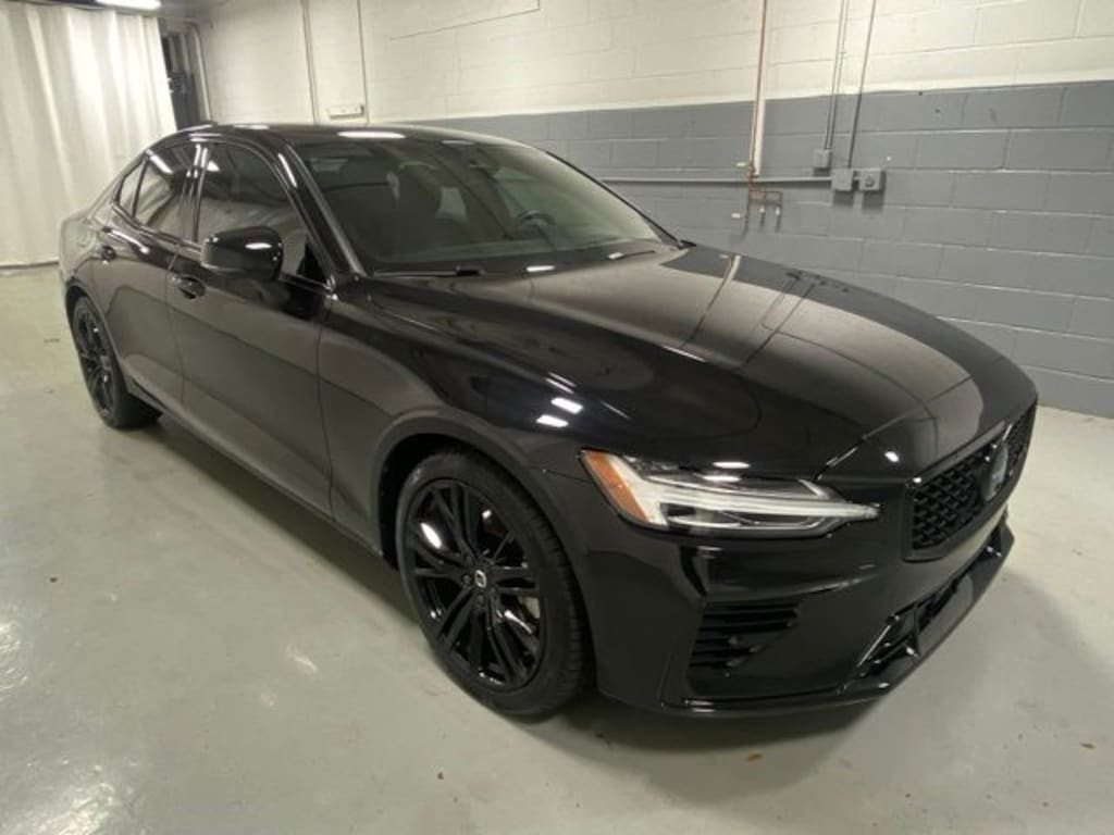 Used 2023 Volvo S60 Recharge Plug-In Hybrid Ultimate Sedan