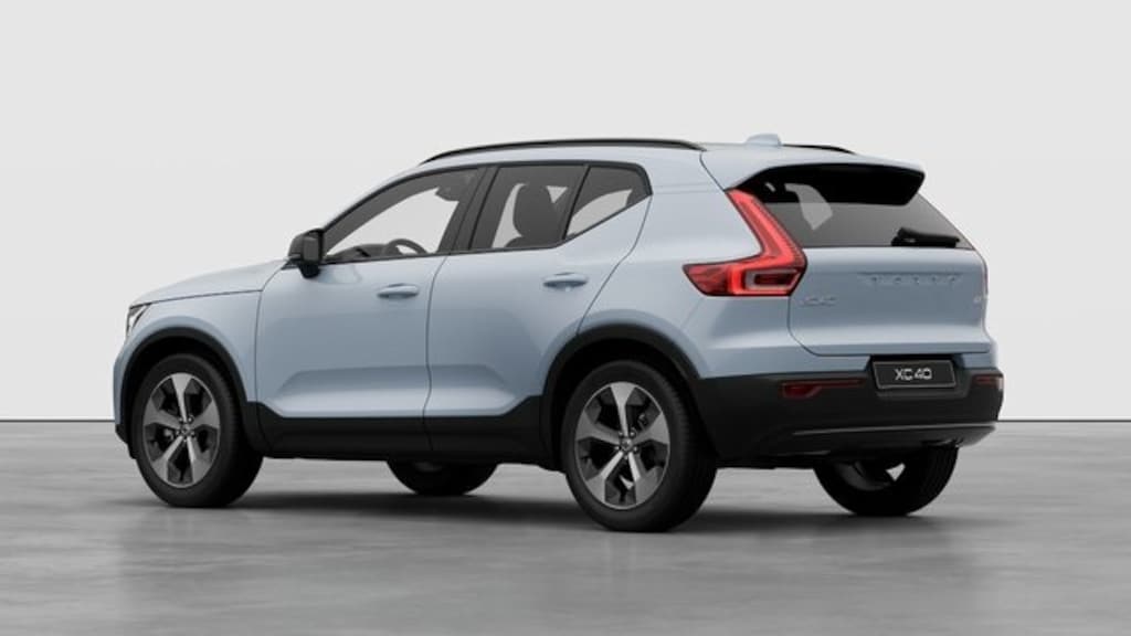 New 2026 Volvo XC40 B5 Plus SUV