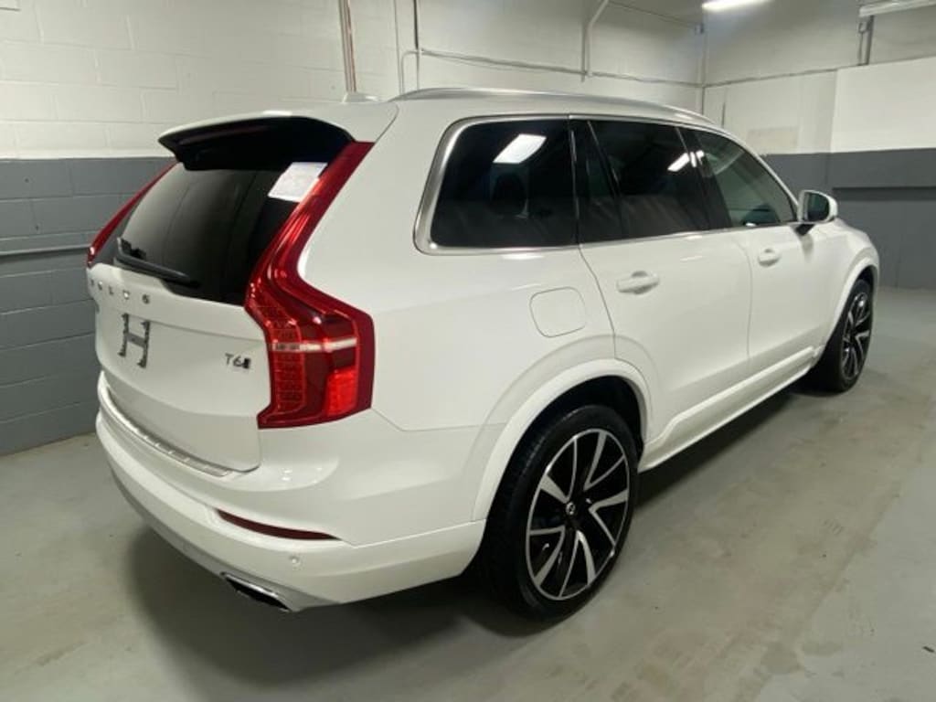 Used 2021 Volvo XC90 T6 Momentum SUV