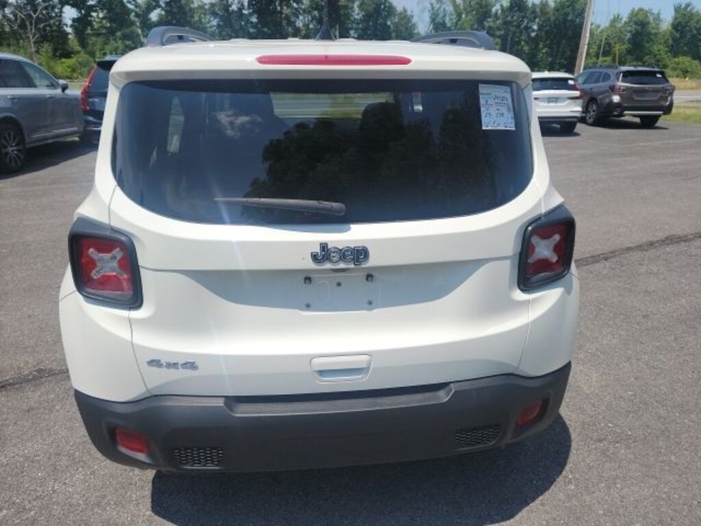 Used 2023 Jeep Renegade Latitude SUV