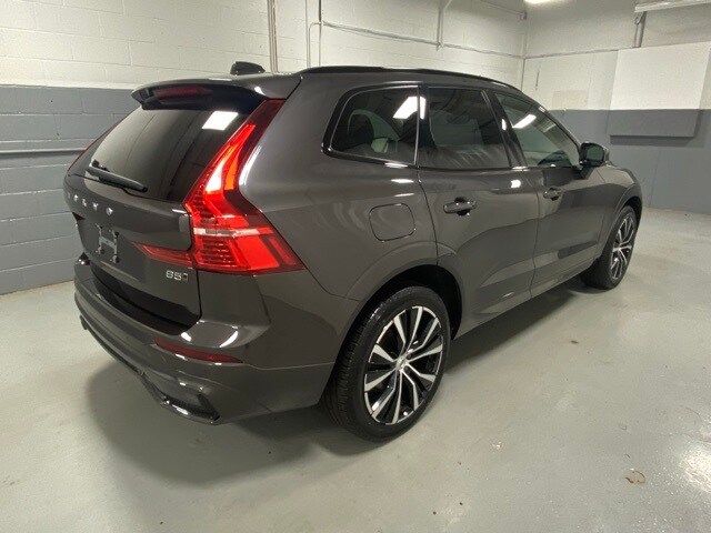 2025 Volvo XC60 B5 Plus photo 3