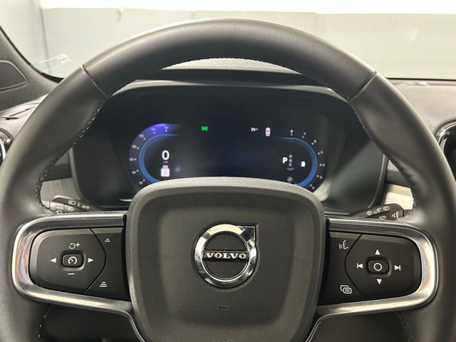2025 Volvo XC40 Core - Photo 15