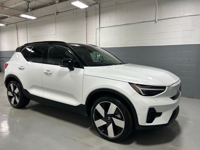 2024 Volvo XC40 Recharge Ultimate photo 4