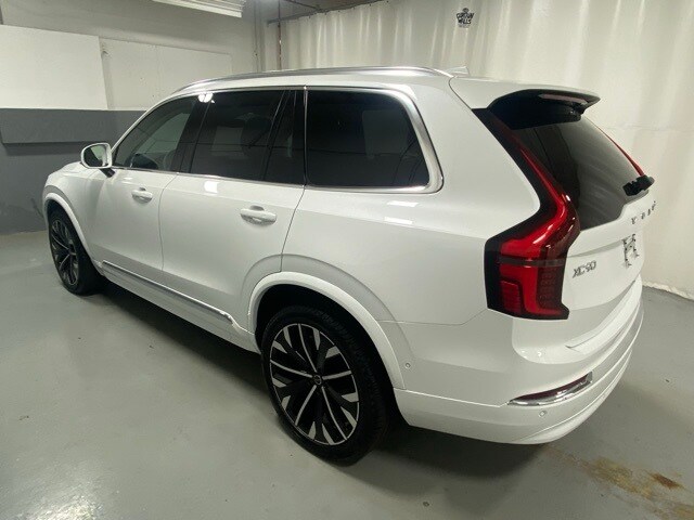 2025 Volvo XC90 Plus photo 2