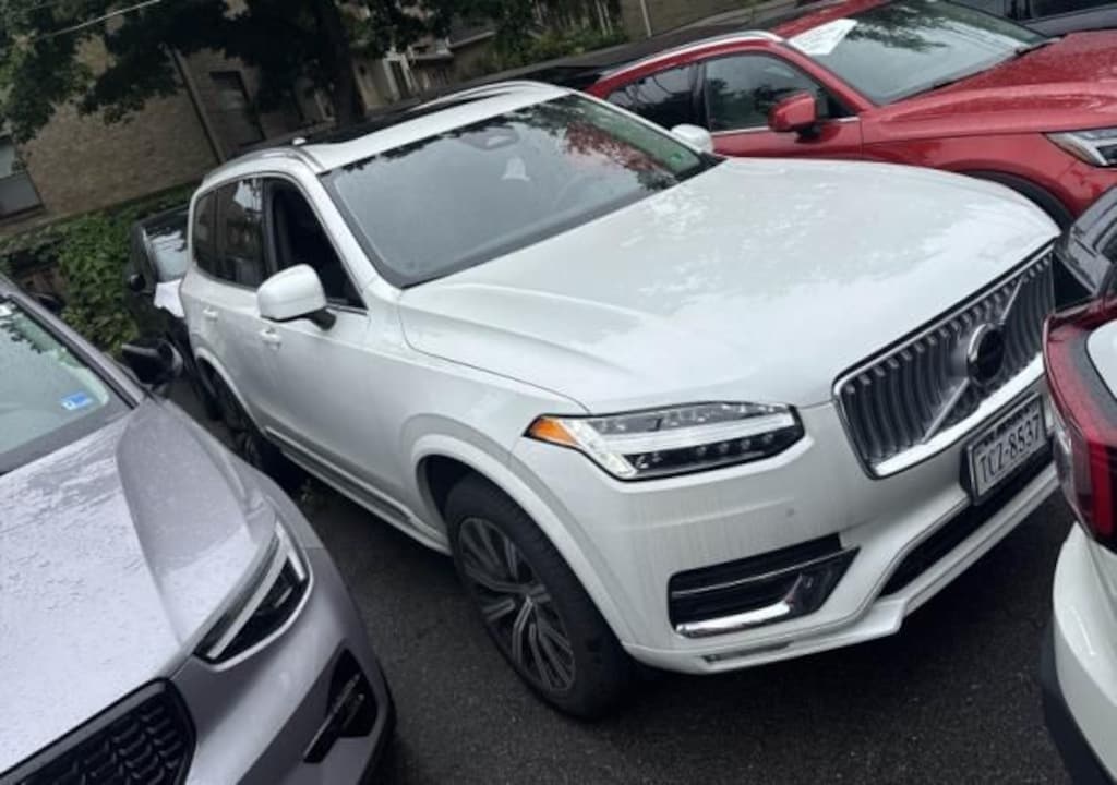 Used 2025 Volvo XC90 B5 Core SUV