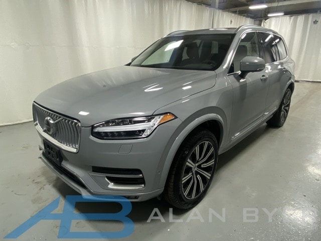 2025 Volvo XC90 Plus's photo