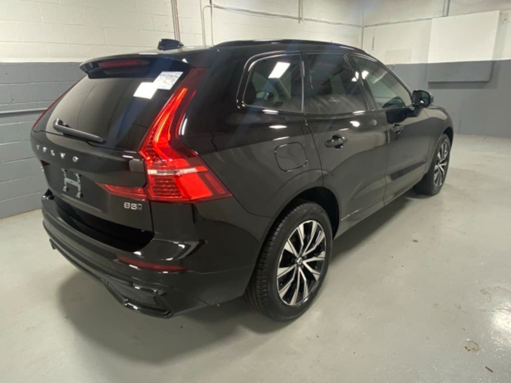 Used 2025 Volvo XC60 B5 Core SUV