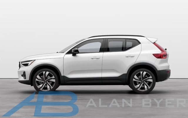 2025 Volvo XC40 B5 Ultra Dark Theme AWD SUV