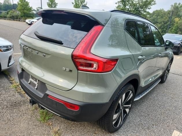 2025 Volvo XC40 photo 3
