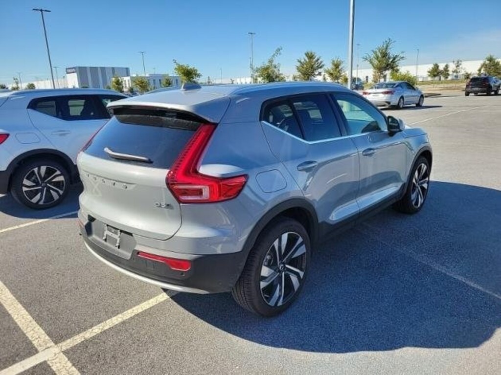 Used 2025 Volvo XC40 B5 Plus Bright Theme SUV