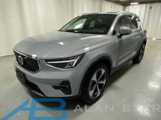 2025 Volvo XC40 B5 Plus Bright AWD's photo