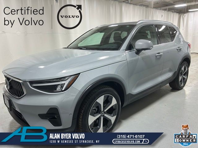 2025 Volvo XC40 B5 Plus Bright AWD's photo