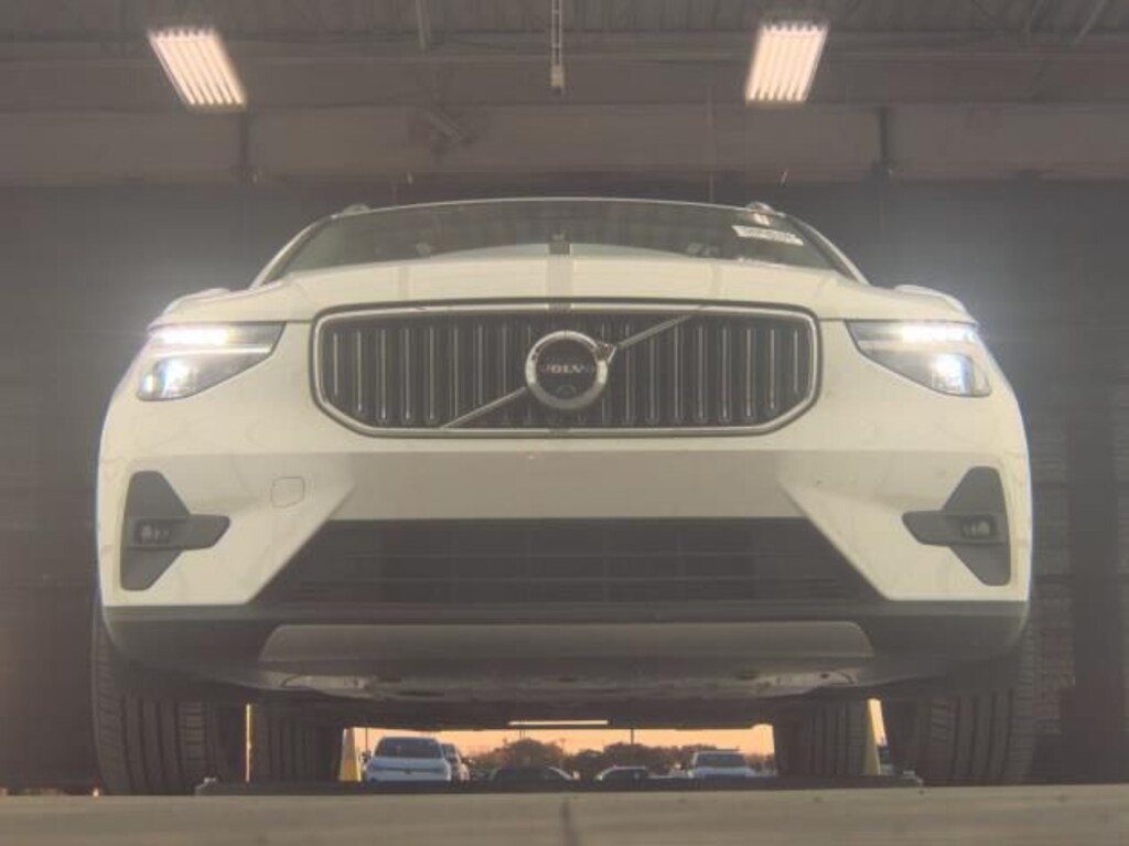 Used 2025 Volvo XC40 B5 Plus Bright Theme SUV