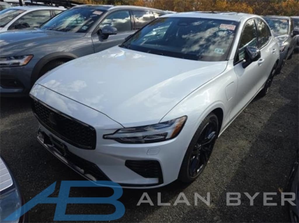 Used 2024 Volvo S60 Recharge Plug-In Hybrid Ultimate Sedan