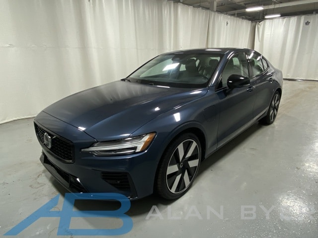 2025 Volvo S60 Ultra's photo