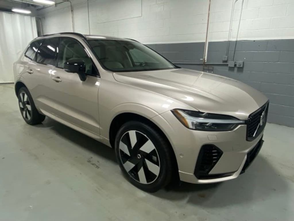 Used 2025 Volvo XC60 Plug-In Hybrid T8 Plus SUV