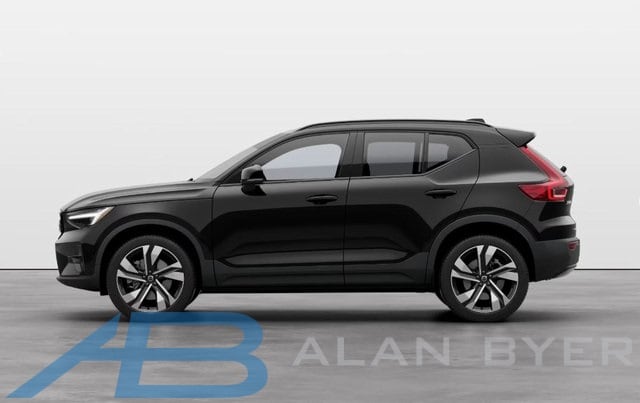2025 Volvo XC40 B5 Plus Dark Theme AWD SUV