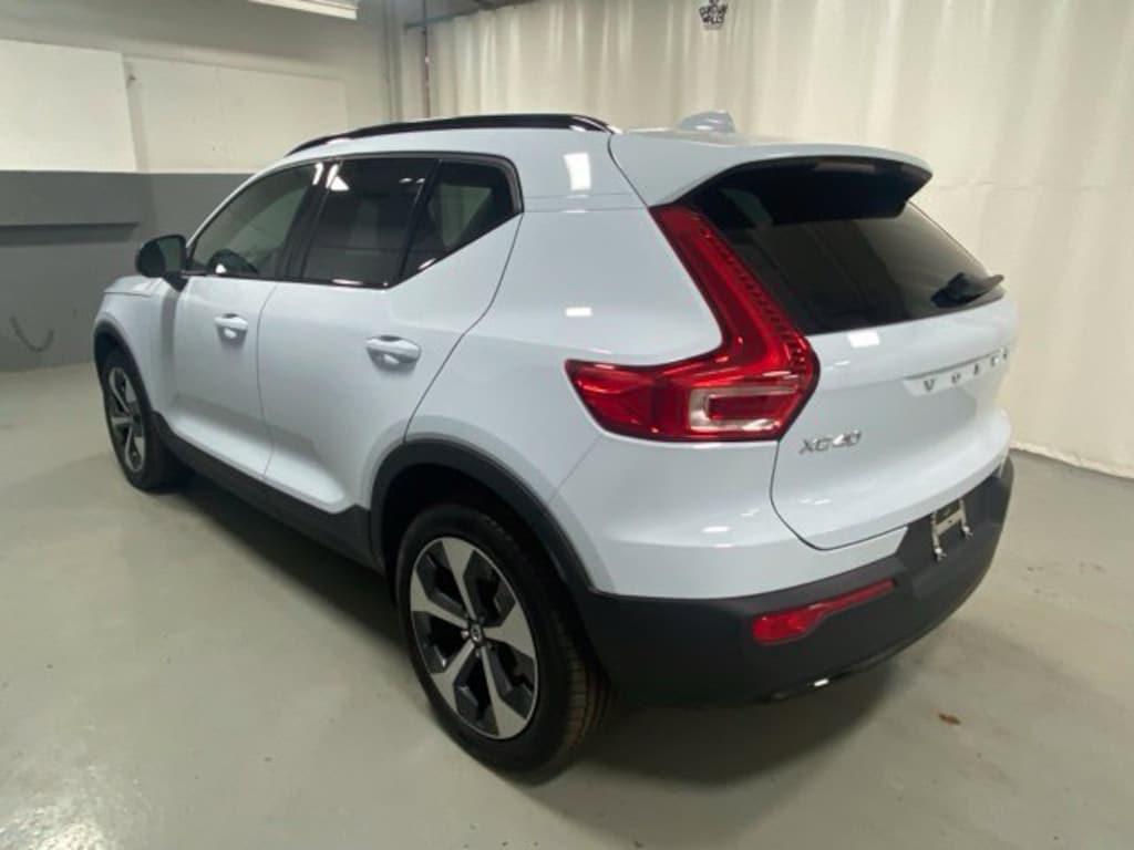 Certified 2026 Volvo XC40 B5 Plus SUV