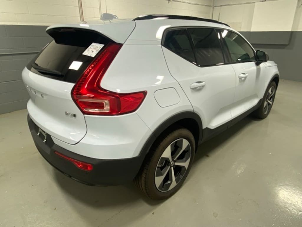 Certified 2025 Volvo XC40 B5 Plus Dark Theme SUV
