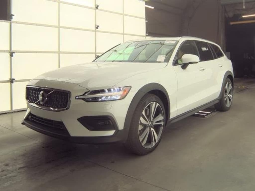 Used 2025 Volvo V60 Cross Country B5 Plus Wagon