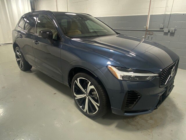 2024 Volvo XC60 Recharge Hybrid Ultimate photo 4