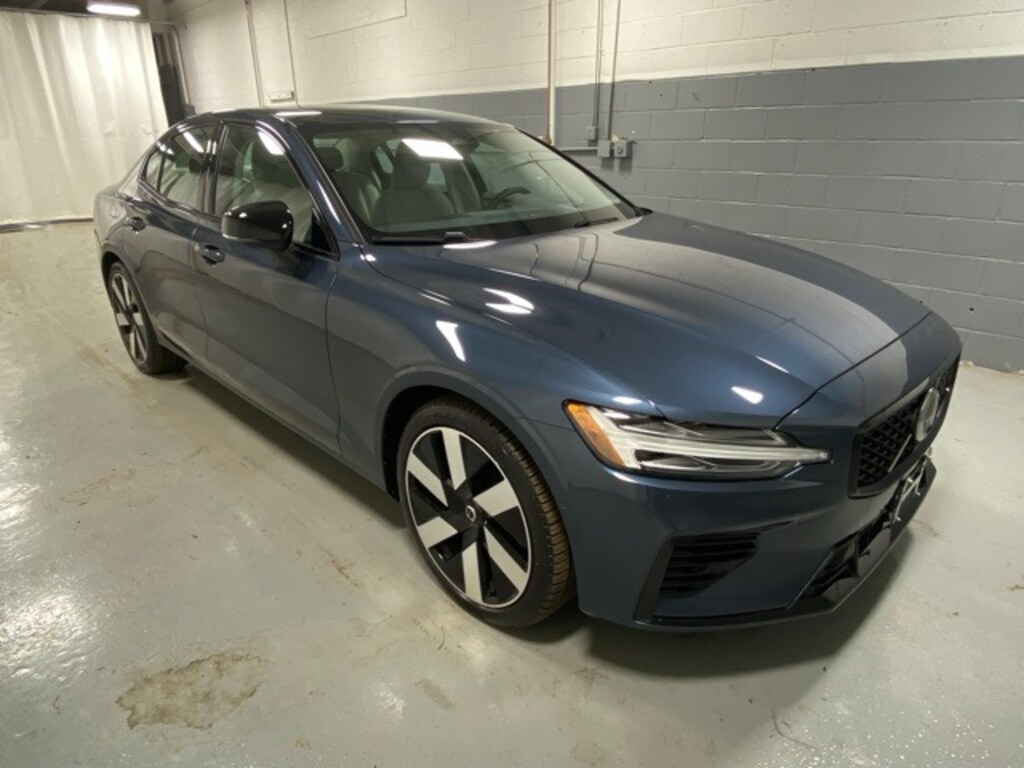 Used 2025 Volvo S60 Plug-In Hybrid T8 Ultra Sedan
