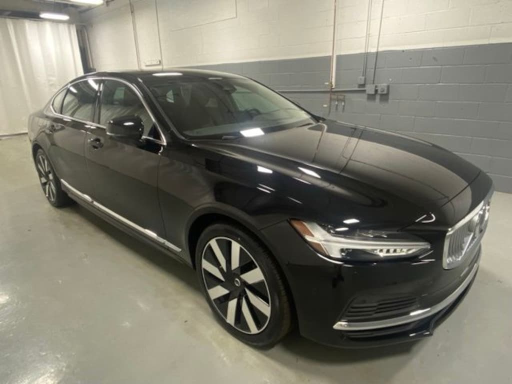 Used 2025 Volvo S90 Plug-In Hybrid T8 Plus Sedan