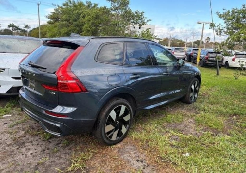 Certified 2025 Volvo XC60 Plug-In Hybrid T8 Plus SUV