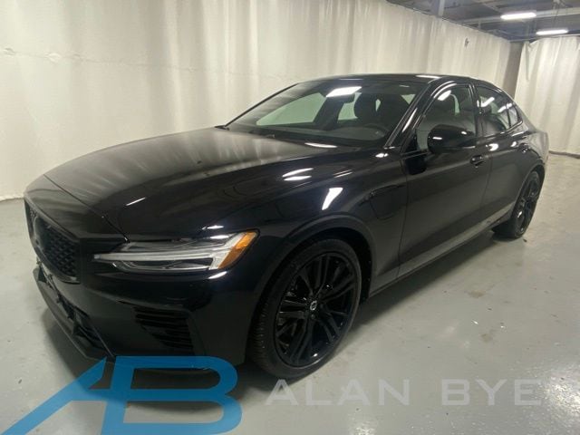 2023 Volvo S60 T8 Recharge Plus Black Edition AWD's photo