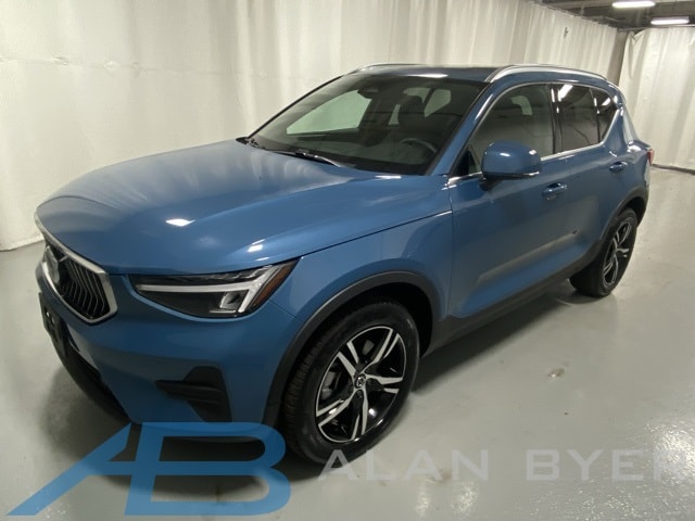 2025 Volvo XC40