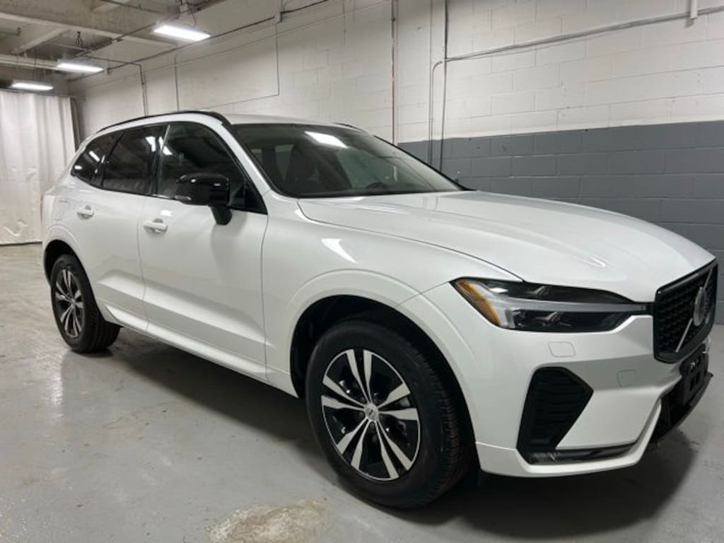 Used 2025 Volvo XC60 B5 Plus SUV