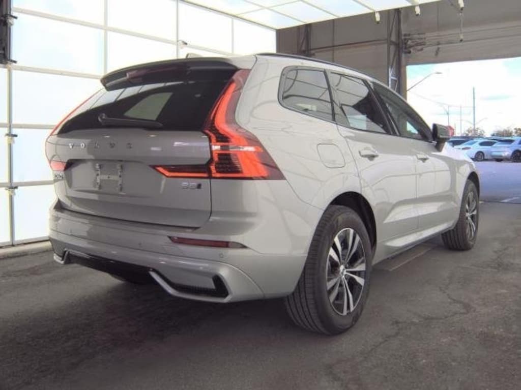 Used 2025 Volvo XC60 B5 Core SUV